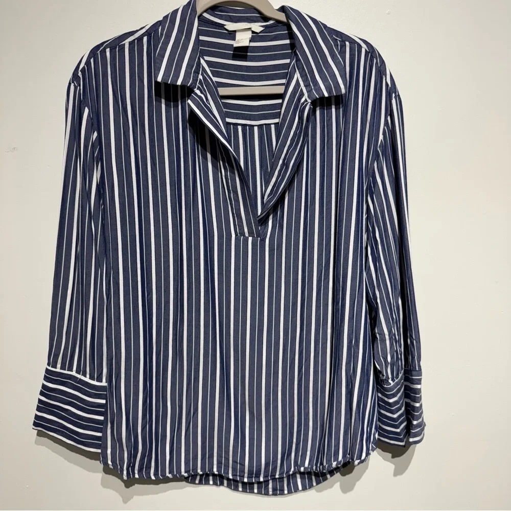 H&M Blue and White Striped Blouse. Size Medium - Picture 1 of 9